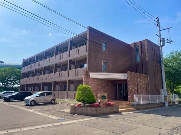 プロムナードIVの物件外観写真